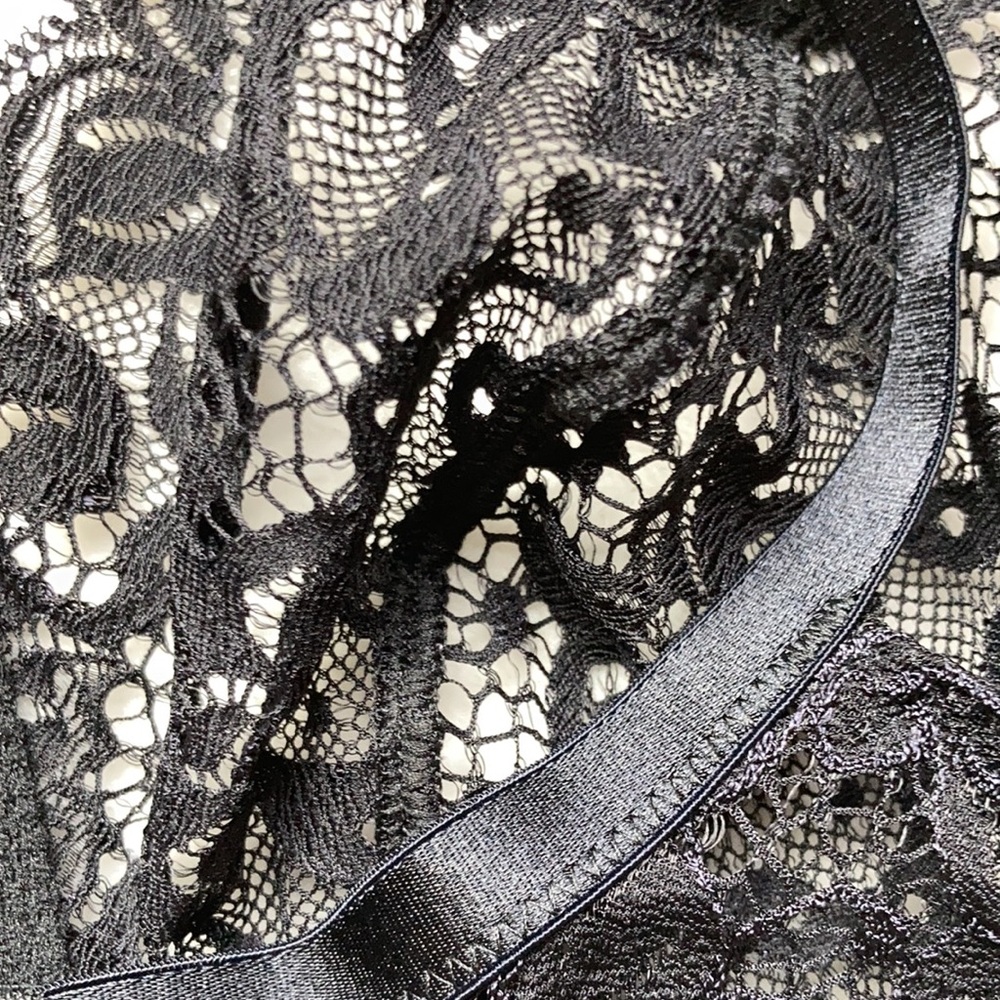 HANRO Luxury Moments All Lace Soft Cup Bra - Picture 13 of 16